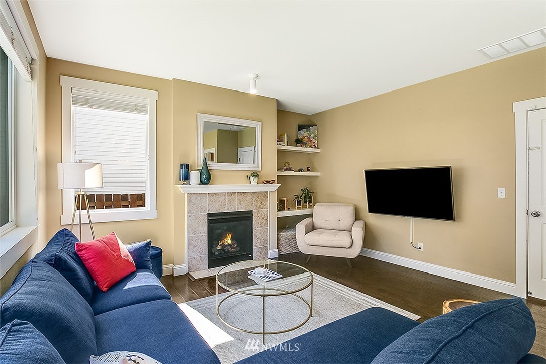 28044 Maple Ridge Way Southeast Maple Valley, WA 98038 - Photo 8 of 24 Gallery Image 8