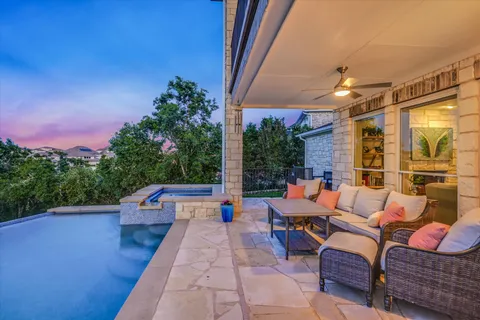 $1,250,000 | 10613 Pointe View Drive, Austin, TX 78738
