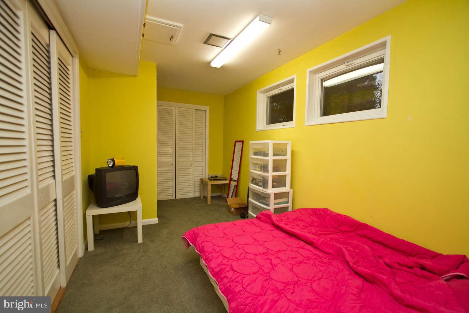 6507 Old Chesterbrook Road McLean, VA 22101 - Photo 19 of 22 Bedroom