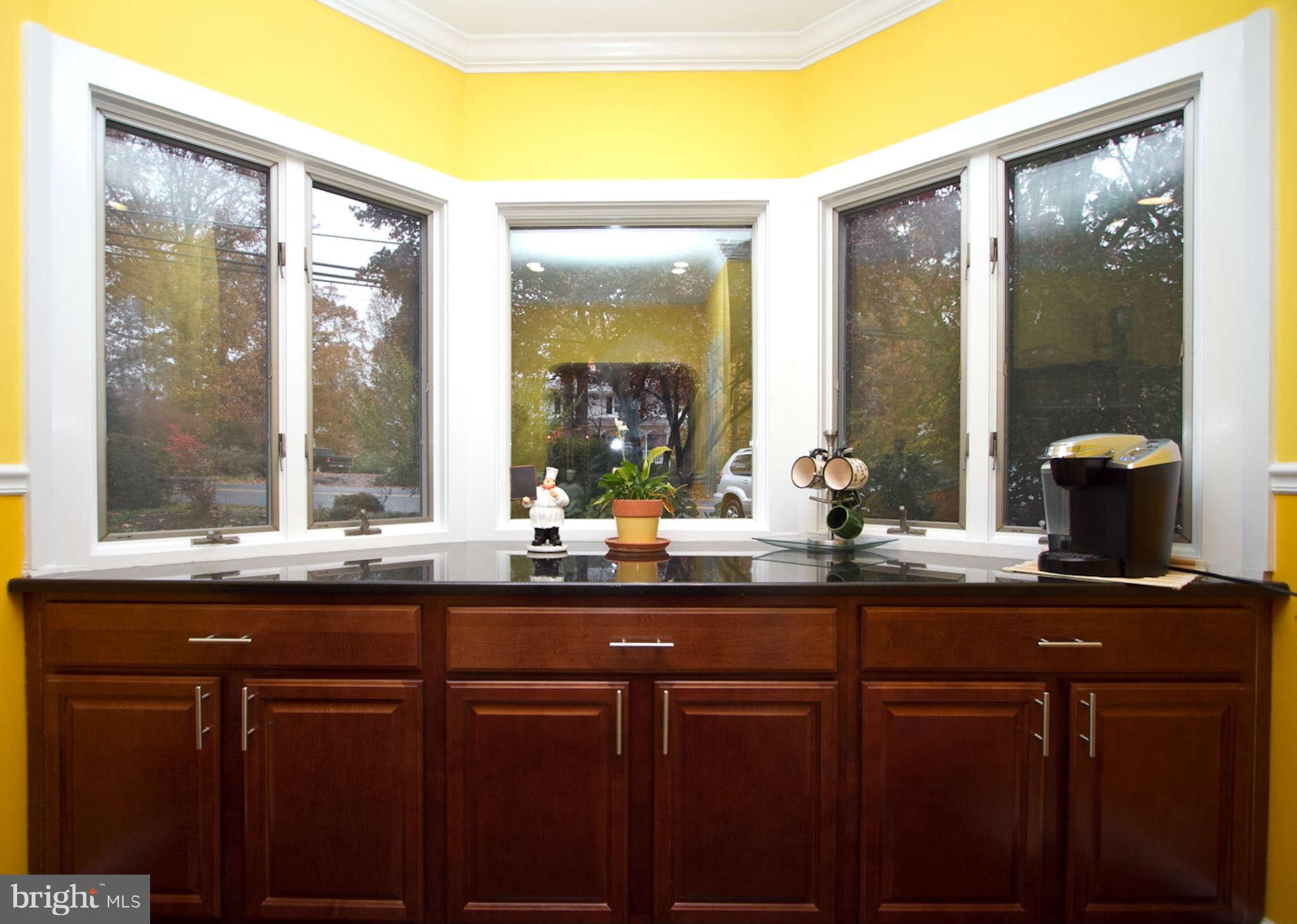 6507 Old Chesterbrook Road McLean, VA 22101 - Photo 3 of 22 Kitchen