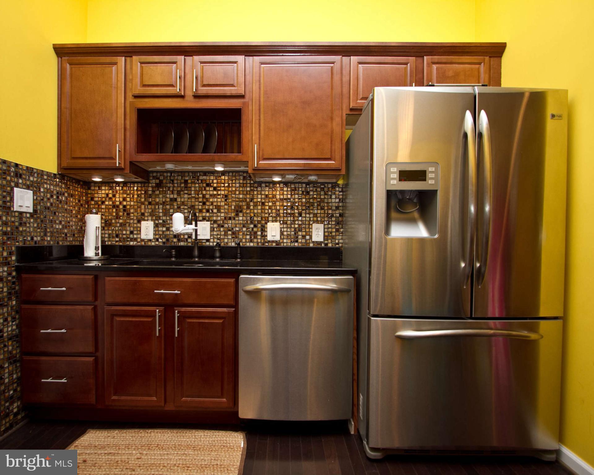 6507 Old Chesterbrook Road McLean, VA 22101 - Photo 5 of 22 Kitchen