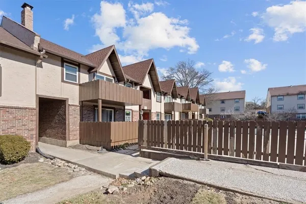 $165,000 | 6206 Robinson Street, Unit 2, Mission, KS 66202