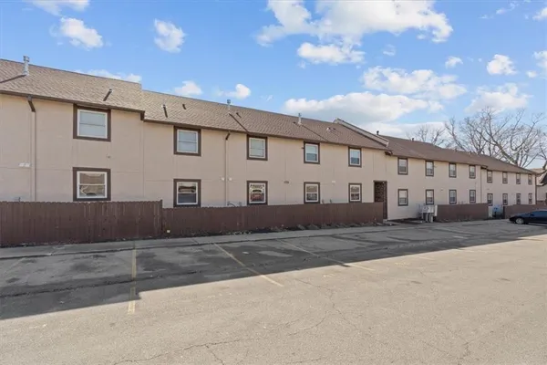 $165,000 | 6206 Robinson Street, Unit 2, Mission, KS 66202