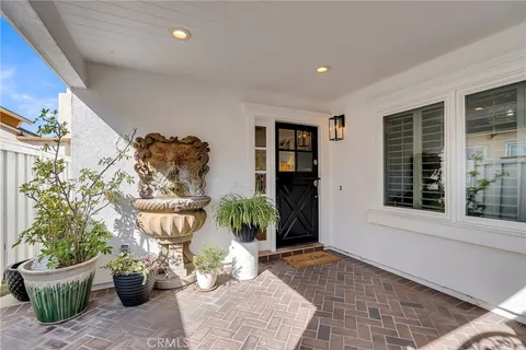 $2,999,900 | 331 Walnut Street, Newport Beach, CA 92663