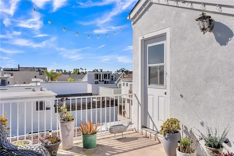 $2,999,900 | 331 Walnut Street, Newport Beach, CA 92663
