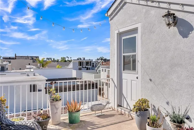 $2,999,900 | 331 Walnut Street, Newport Beach, CA 92663
