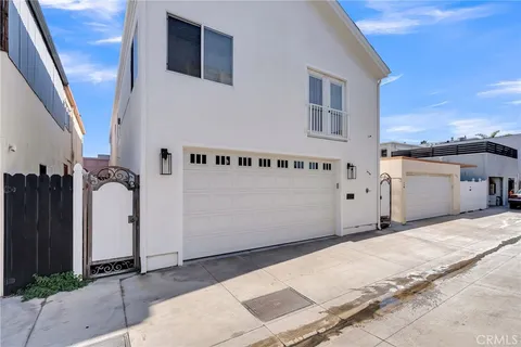 $2,999,900 | 331 Walnut Street, Newport Beach, CA 92663