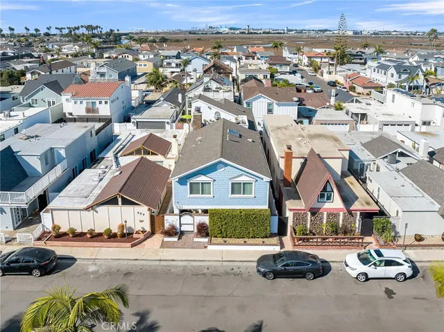 $2,999,900 | 331 Walnut Street, Newport Beach, CA 92663