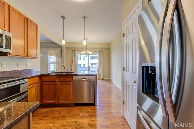 $440,000 | 160 New Holland Drive, Chesterfield, MO 63017