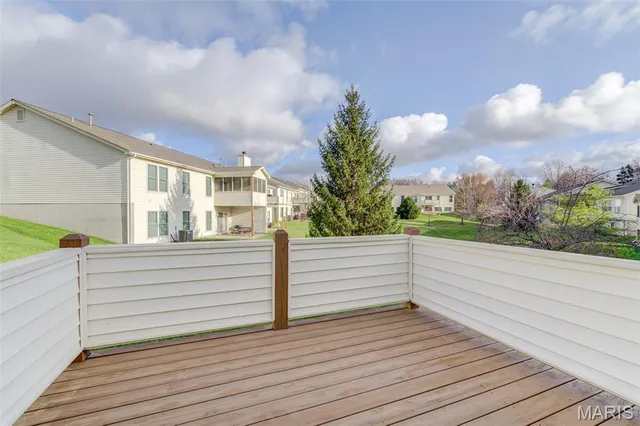 $440,000 | 160 New Holland Drive, Chesterfield, MO 63017