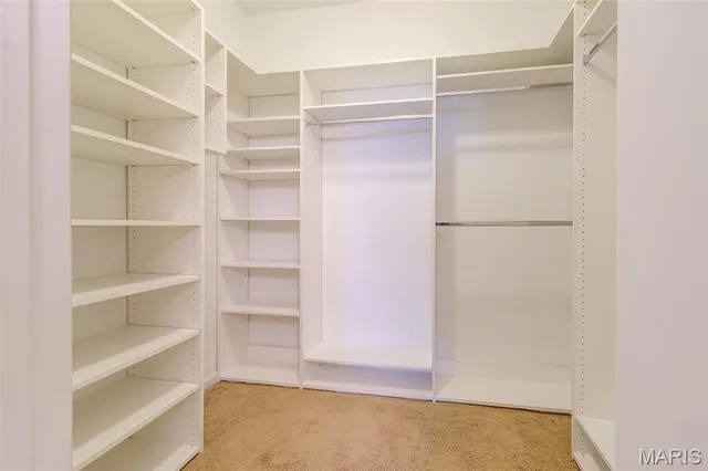 $440,000 | 160 New Holland Drive, Chesterfield, MO 63017