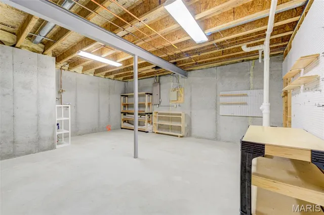 $440,000 | 160 New Holland Drive, Chesterfield, MO 63017