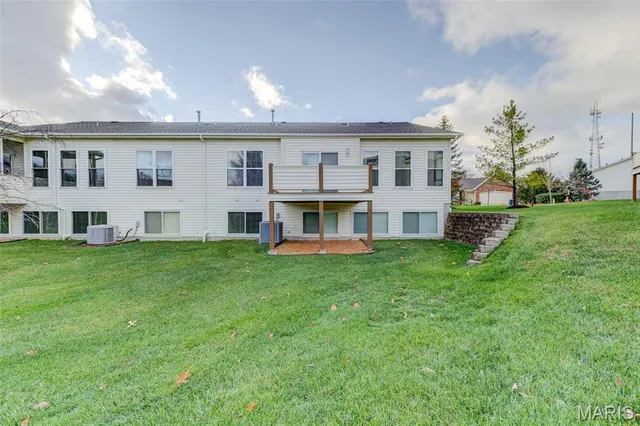 $440,000 | 160 New Holland Drive, Chesterfield, MO 63017