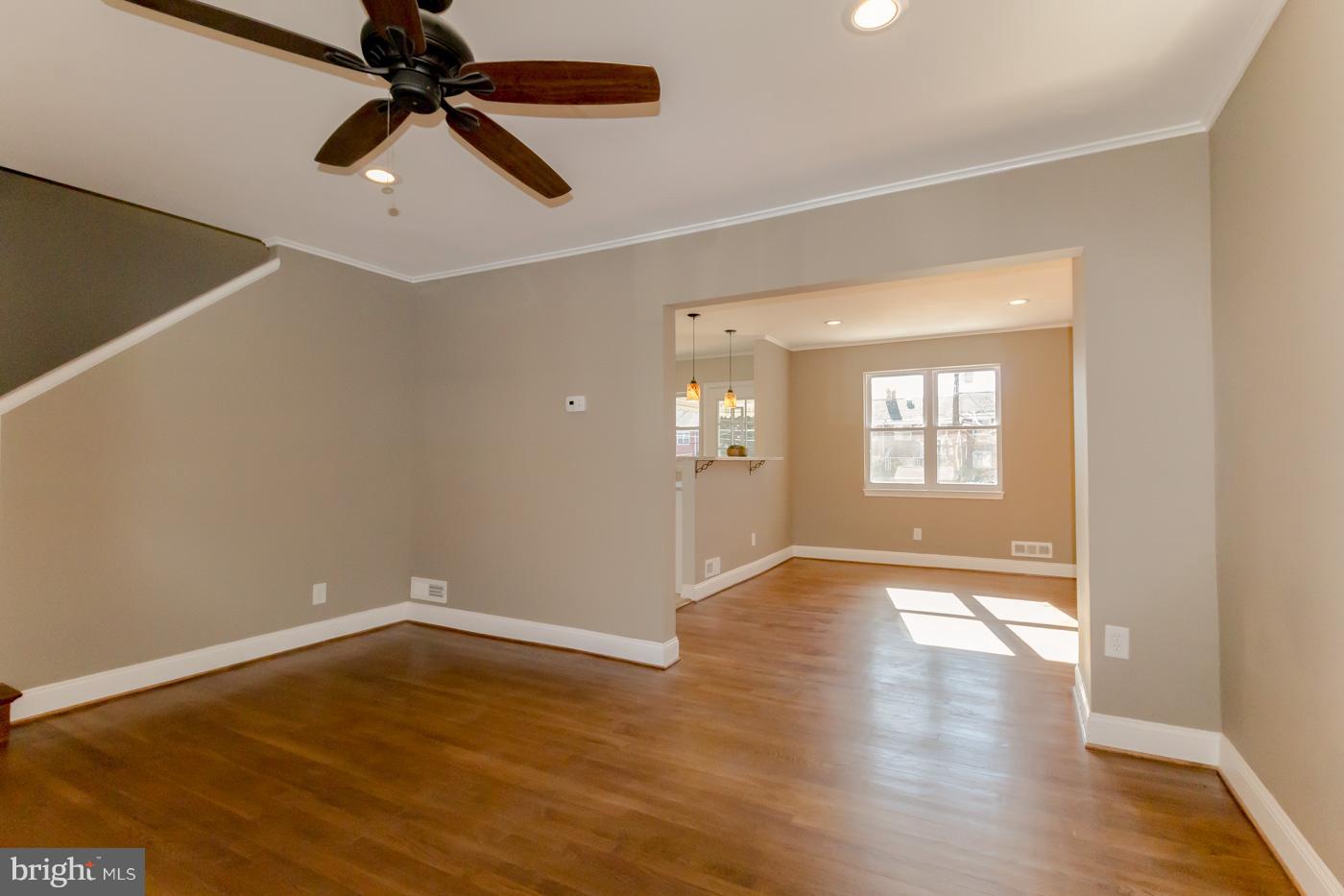 837 Benninghaus Road Baltimore, MD 21212 - Photo 3 of 30 Living Room