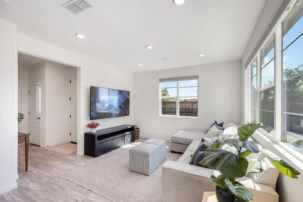 $640,000 | 3188 Sunny Gate Lane, Folsom, CA 95630