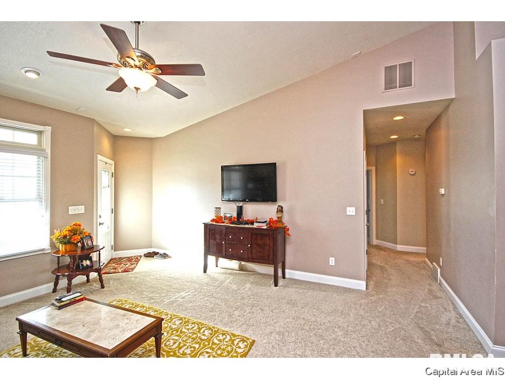 3811 Sugar Loaf Springfield, IL 62711 - Photo 5 of 36 Gallery Image 5