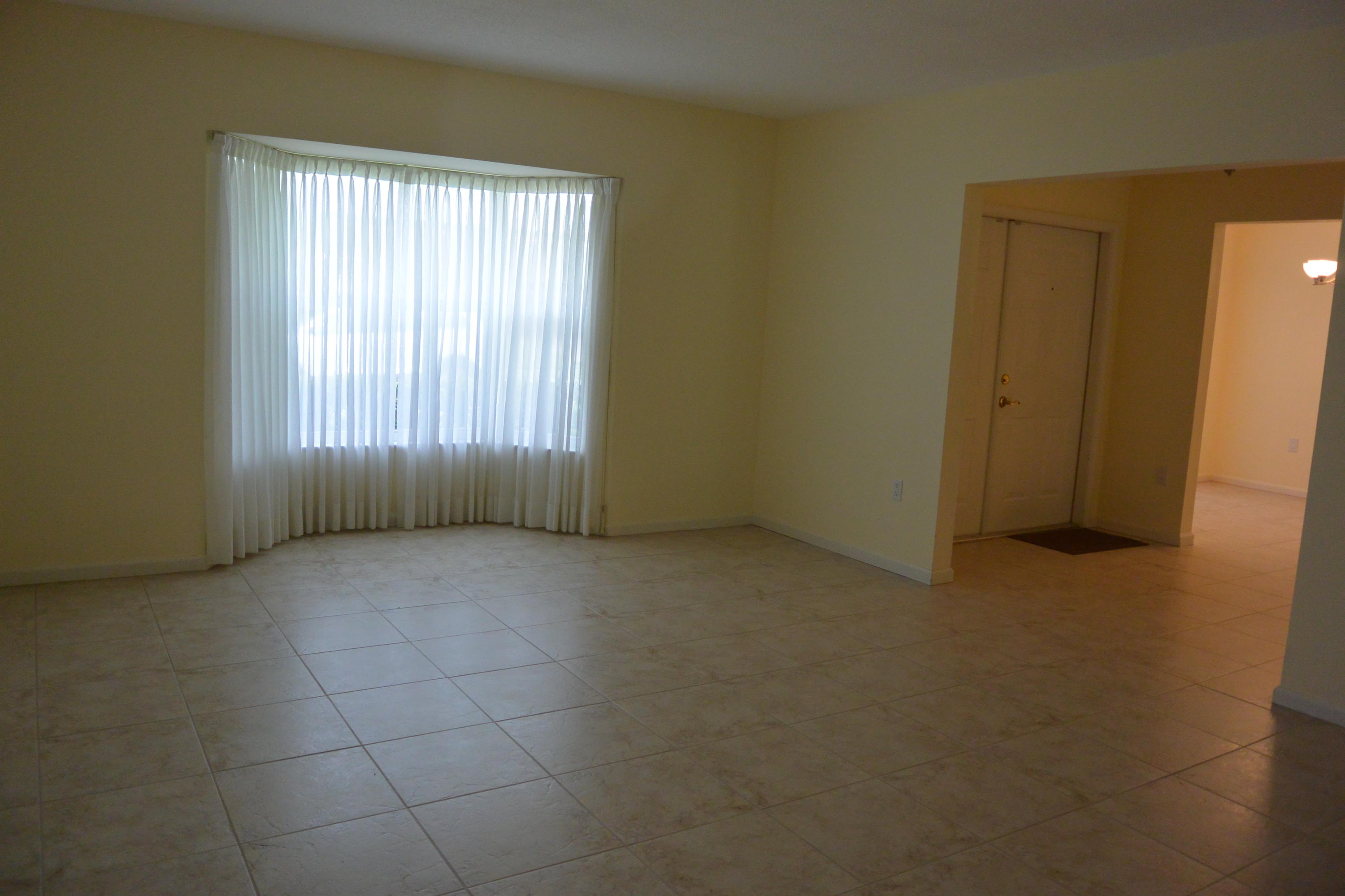 6100 Northwest 4th Avenue Boca Raton, FL 33487 - Photo 4 of 17 Living room