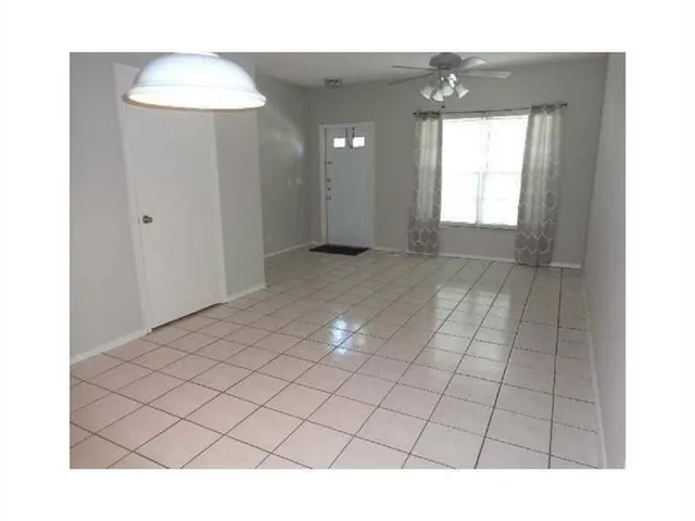 $2,400 | 51 Whitehead Circle, Unit 51, Weston, FL 33326