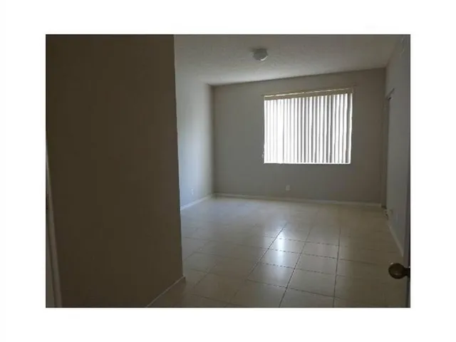 $2,400 | 51 Whitehead Circle, Unit 51, Weston, FL 33326
