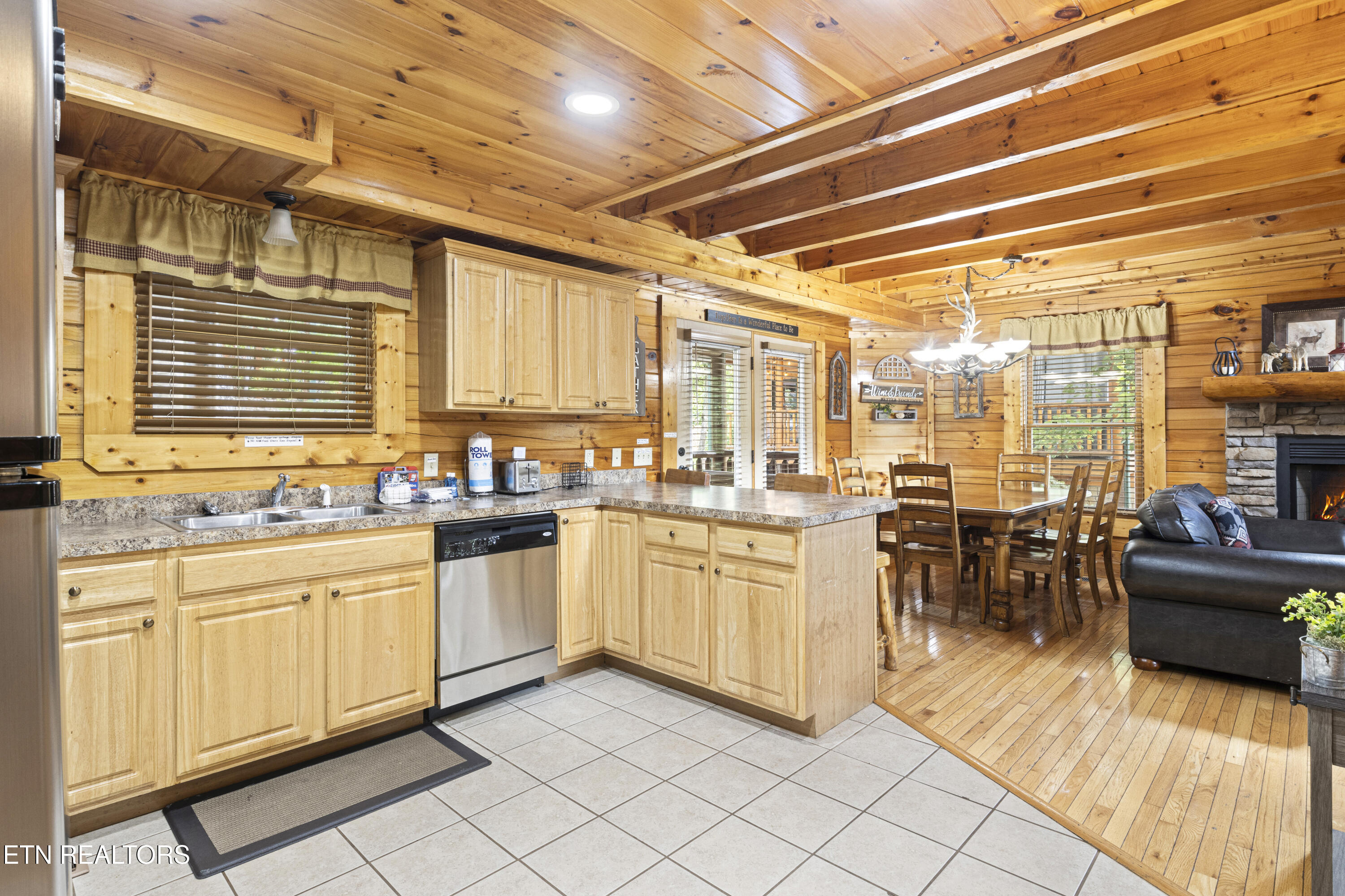 1665 Mountain Lodge Way Pigeon Forge, TN 37862 - Photo 11 of 41 10-IMG_7264