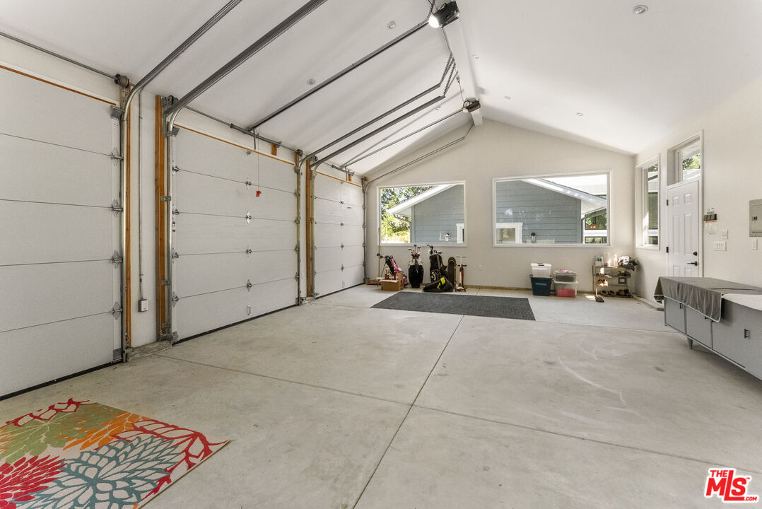 606 Thrift Road Malibu, CA 90265 - Photo 23 of 25