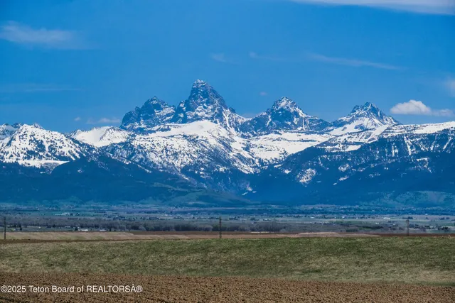 $815,000 | 5500 North 9000 Street, Tetonia, ID 83452