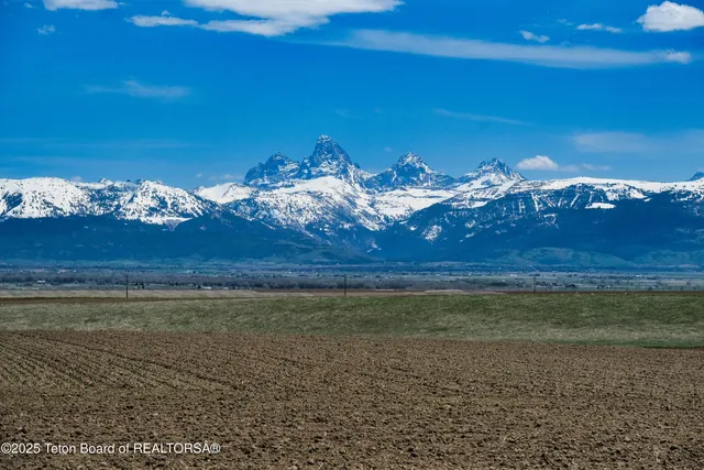 $815,000 | 5500 North 9000 Street, Tetonia, ID 83452