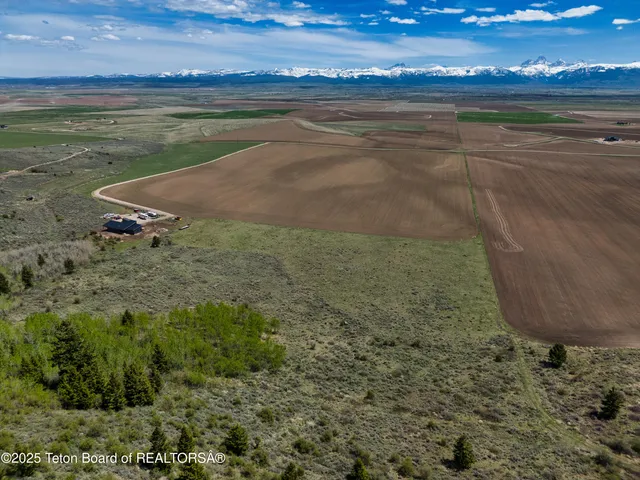 $815,000 | 5500 North 9000 Street, Tetonia, ID 83452