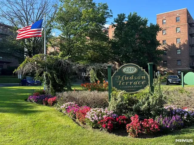 $1,350 | 2337 Hudson Terrace, Unit B14, Fort Lee, NJ 07024