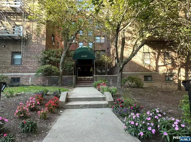 $1,350 | 2337 Hudson Terrace, Unit B14, Fort Lee, NJ 07024