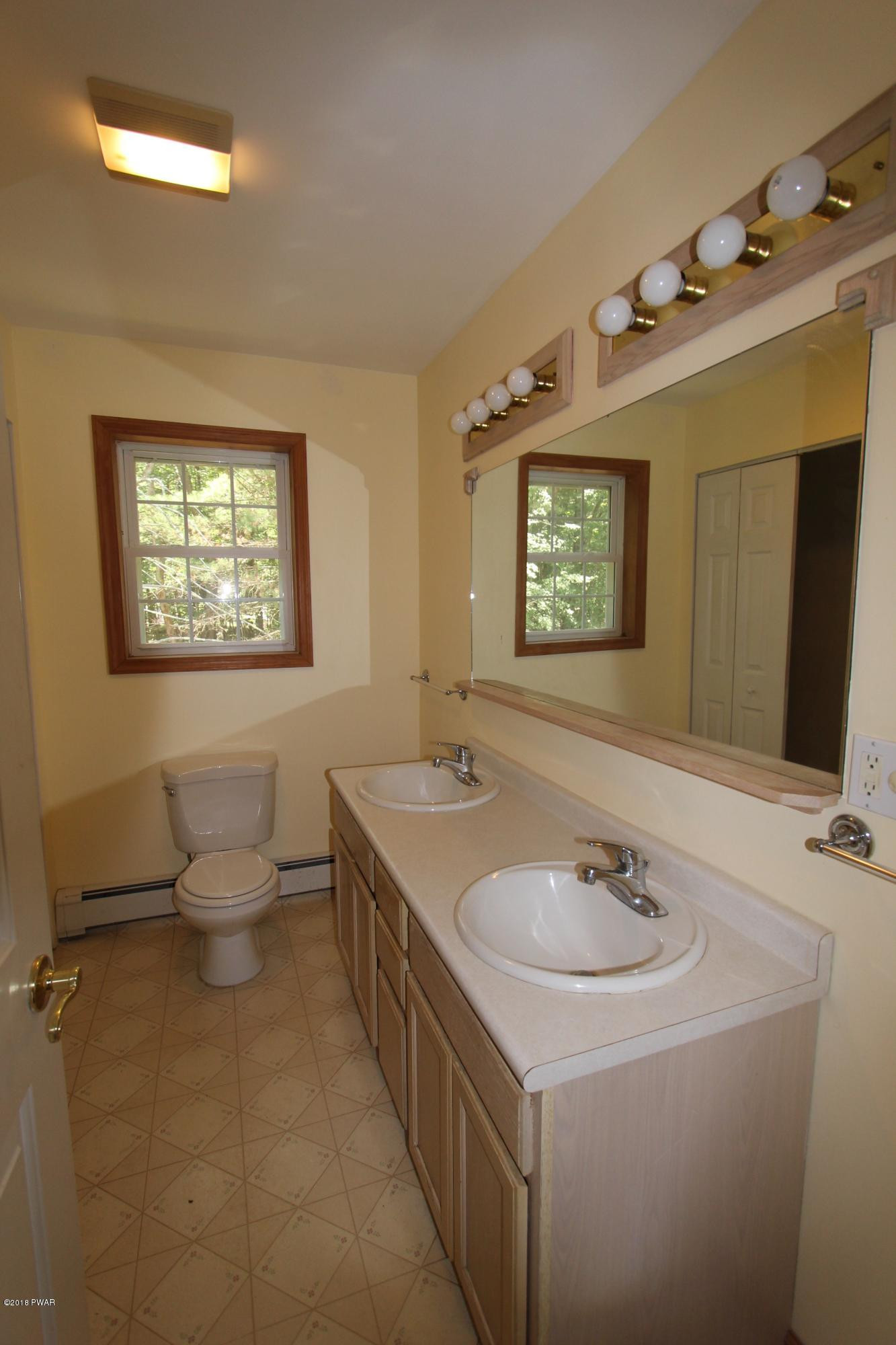 121 Stone Field Road Milford, PA 18337 - Photo 15 of 16