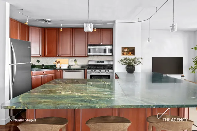 $999,999 | 510 East 80th Street, Unit 8C | Upper East Side