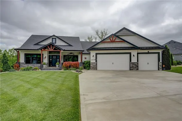$1,296,000 | 4 Black Hawk Drive, Lake Winnebago, MO 64034