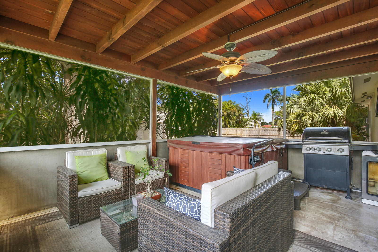 86 Cleveland Road Lake Worth, FL 33467 - Photo 16 of 27 Enclosed Lanai