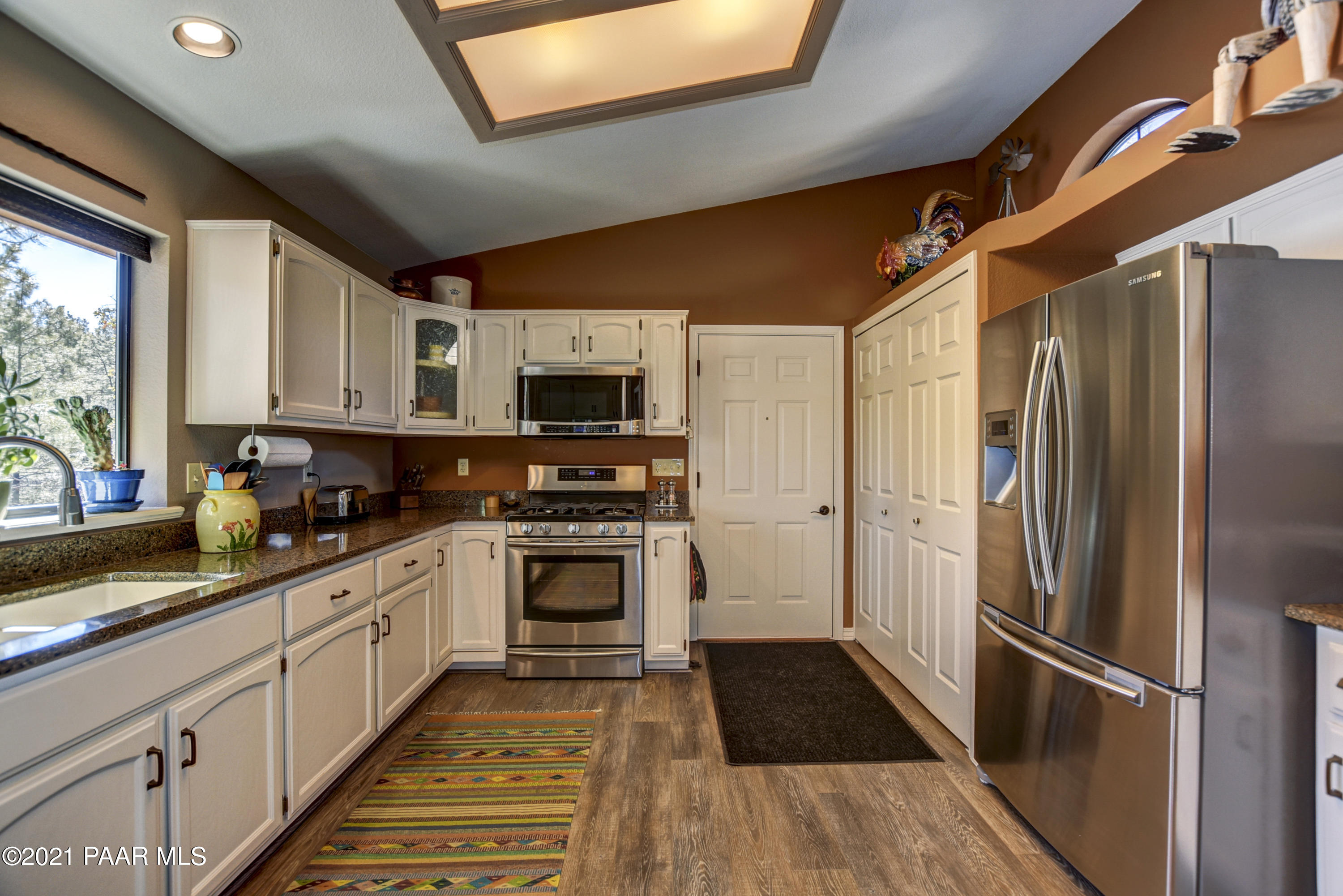 1117 East Timber Ridge Road Prescott, AZ 86303 - Photo 11 of 30 Kitchen