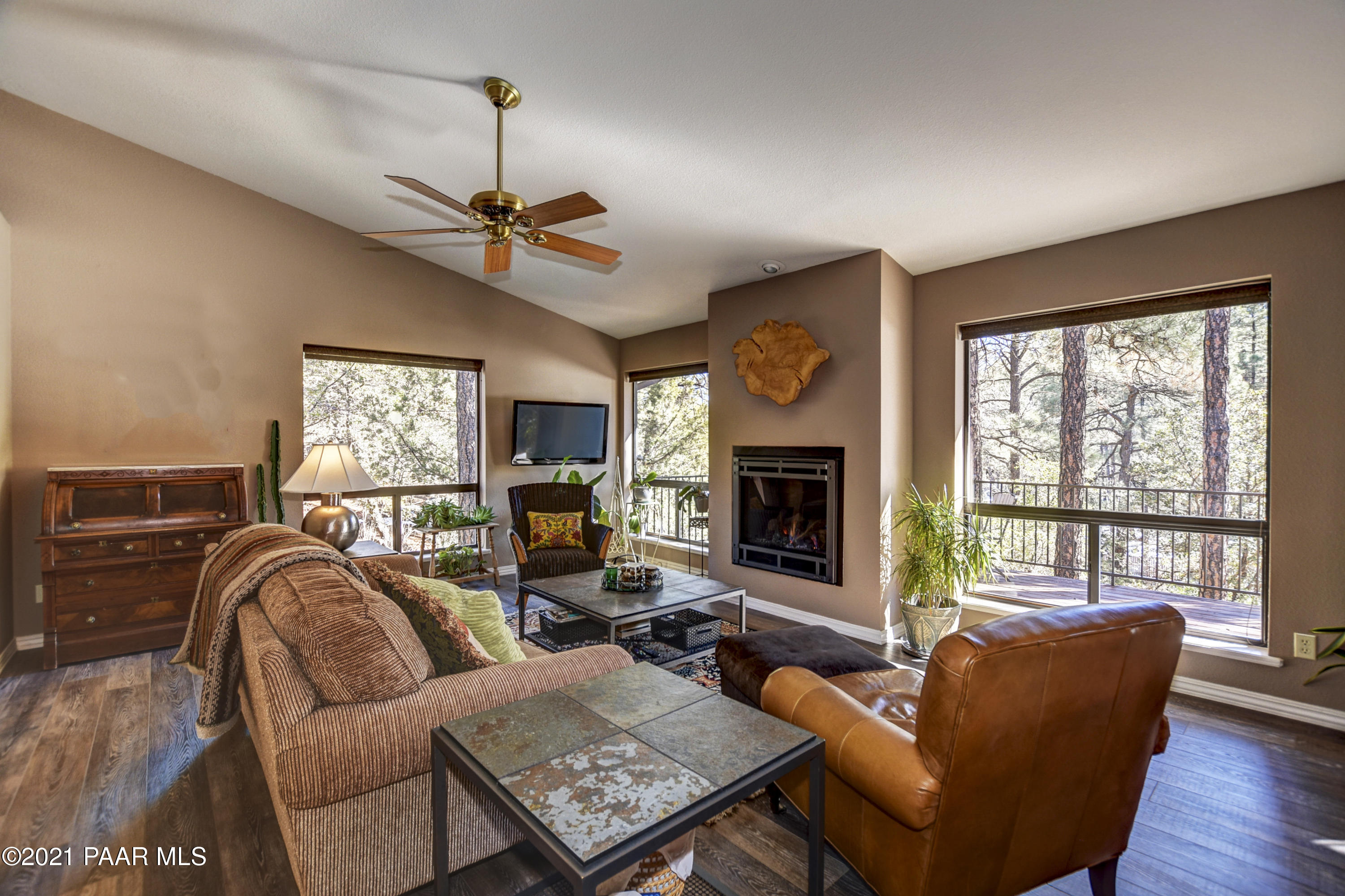 1117 East Timber Ridge Road Prescott, AZ 86303 - Photo 2 of 30 Living Room