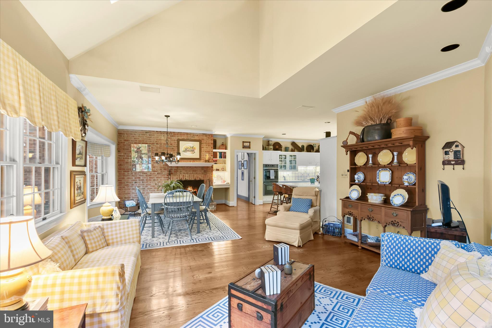 949 Bellview Road McLean, VA 22102 - Photo 25 of 45 Kitchen Family Room