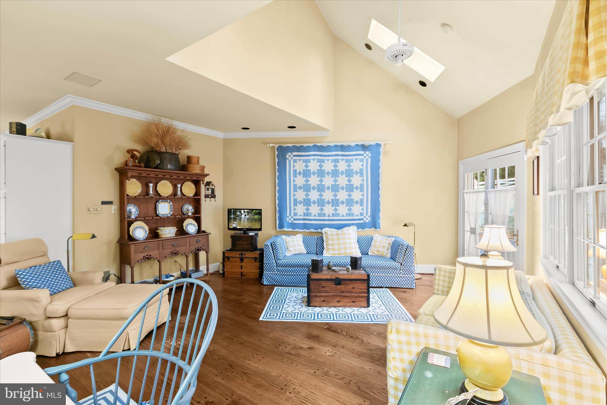 949 Bellview Road McLean, VA 22102 - Photo 27 of 45 Kitchen Family Room