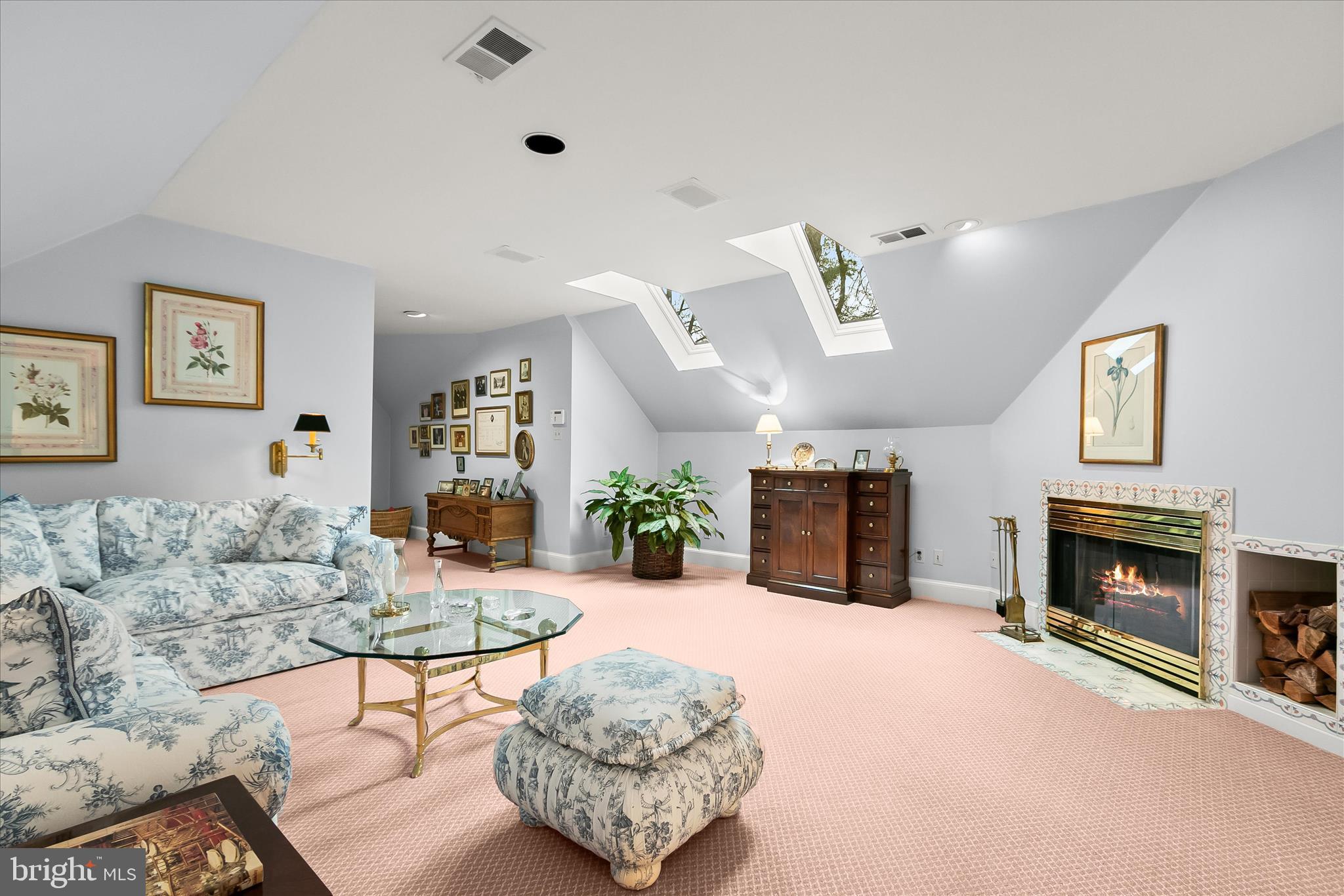 949 Bellview Road McLean, VA 22102 - Photo 31 of 45 Primary Sitting Room