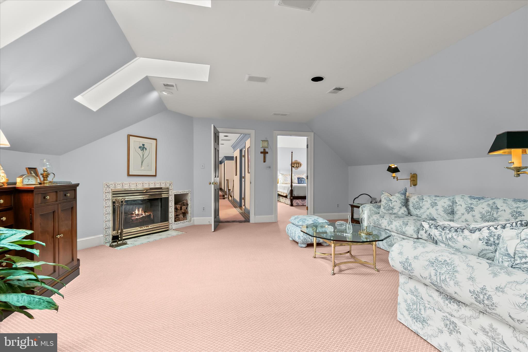 949 Bellview Road McLean, VA 22102 - Photo 32 of 45 Primary Sitting Room