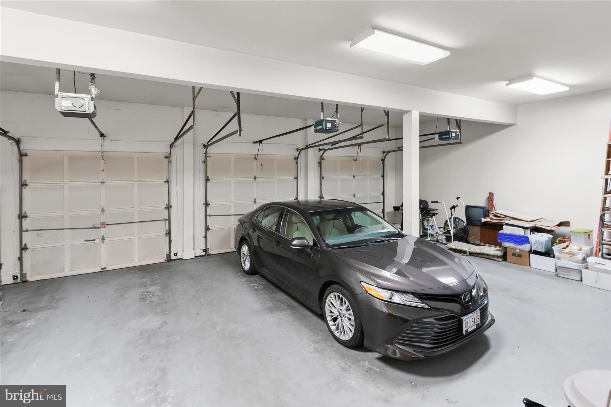 949 Bellview Road McLean, VA 22102 - Photo 44 of 45 3 car garage