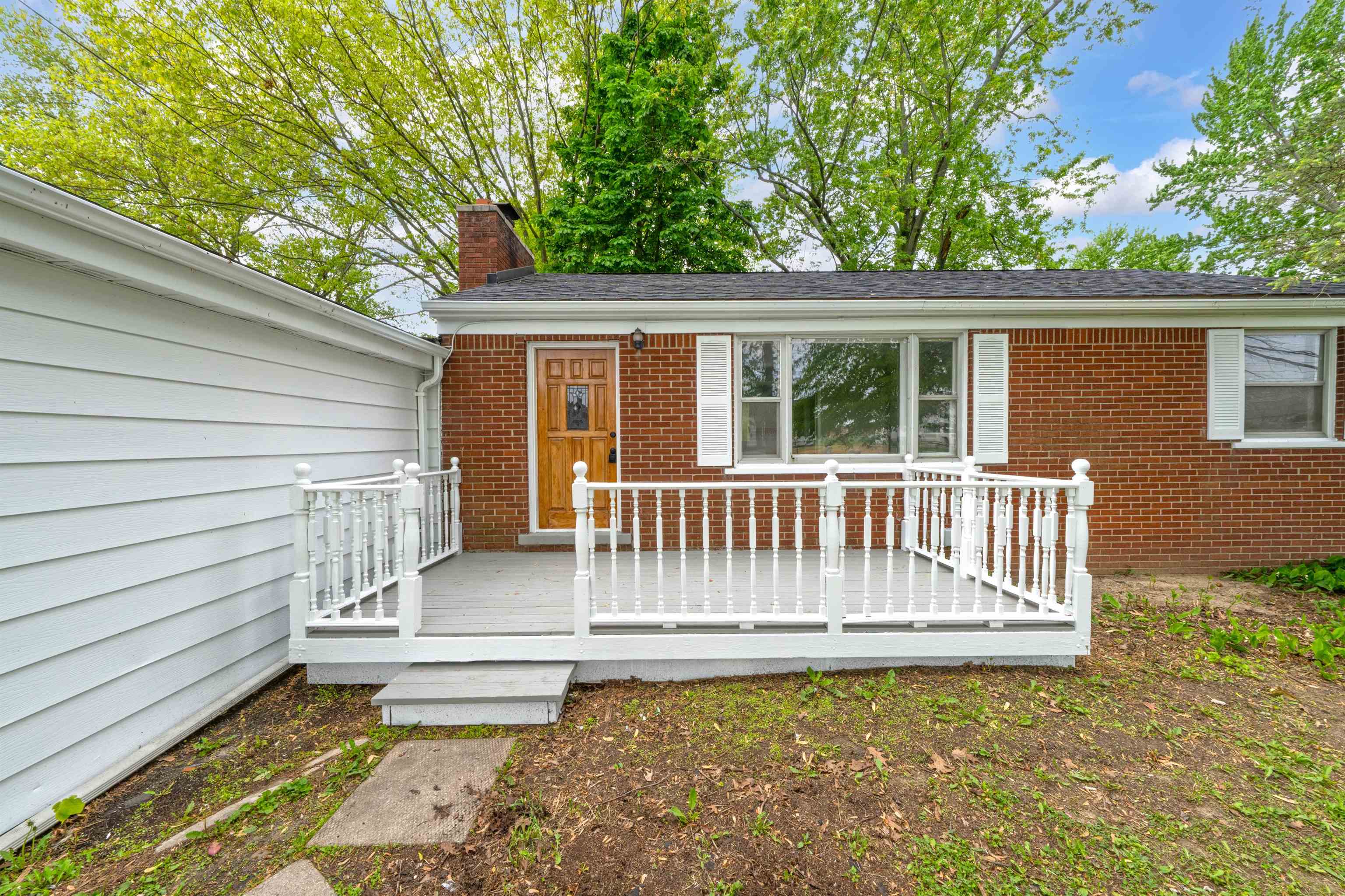 34288 Pratt Road Memphis, MI 48041 - Photo 5 of 42 50175332-7d6767cd-2365-4a4f-9396-e5c643d3cfc1.JPG