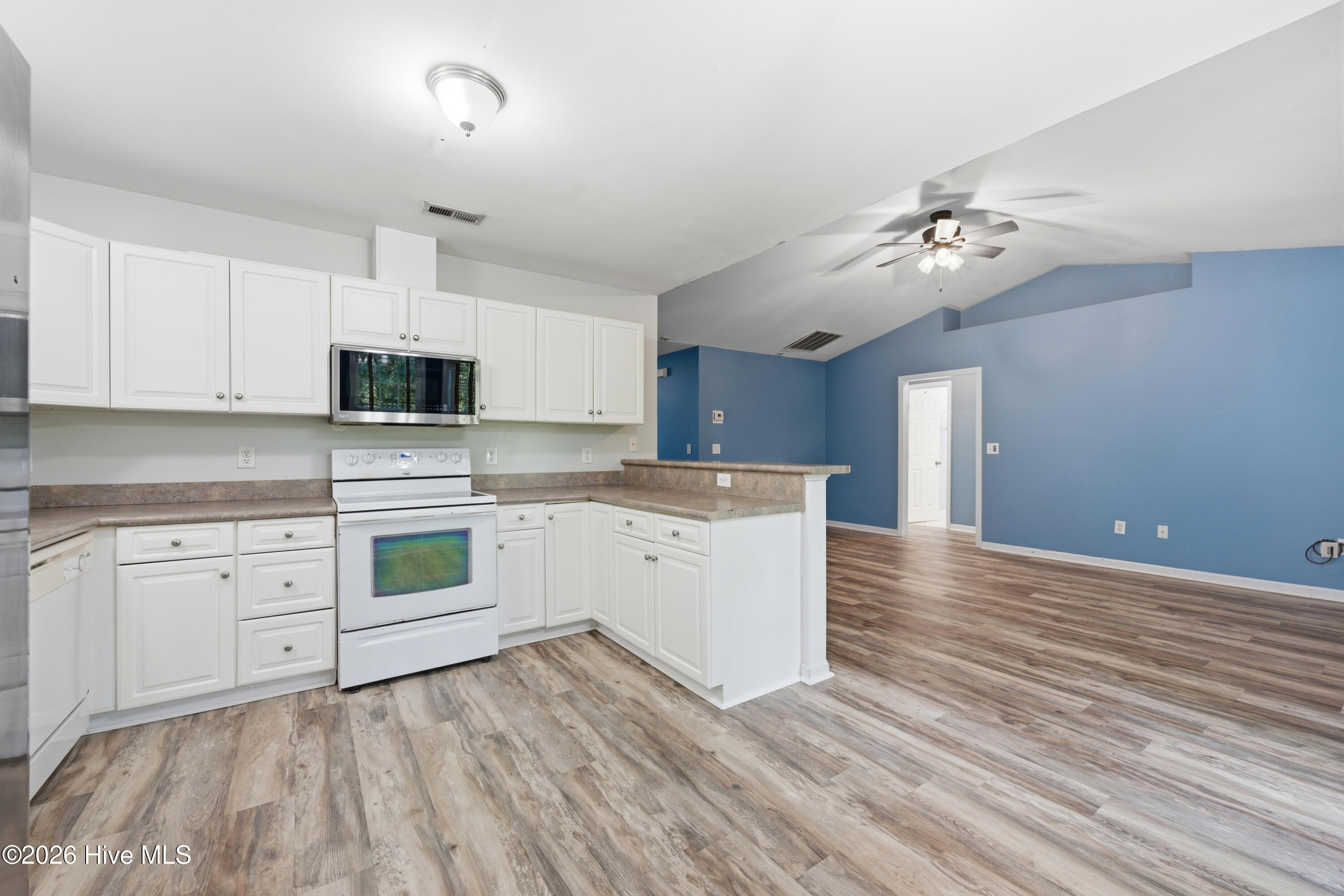 128 Bermuda View New Bern, NC 28560 - Photo 12 of 41