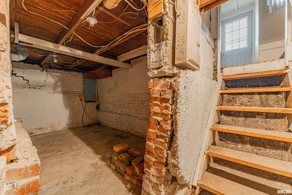 $77,500 | 1121 Broadway Street, Lincoln, IL 62656