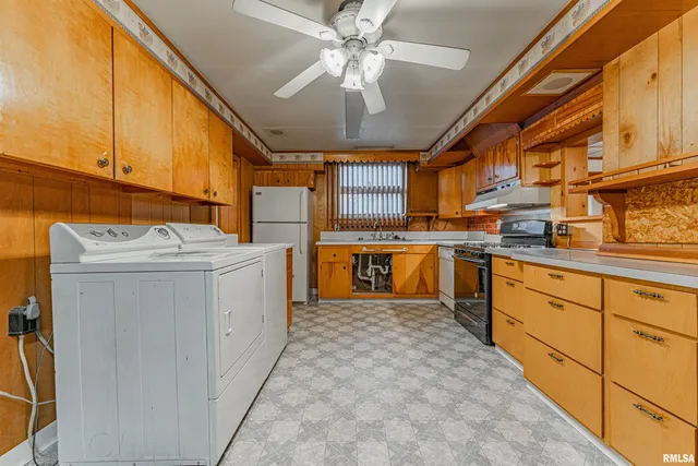 $84,000 | 1121 Broadway Street, Lincoln, IL 62656