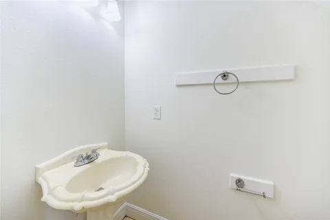 $269,900 | 15926 Mission Glen Drive, Houston, TX 77083