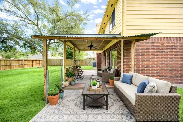 $279,900 | 15926 Mission Glen Drive, Houston, TX 77083