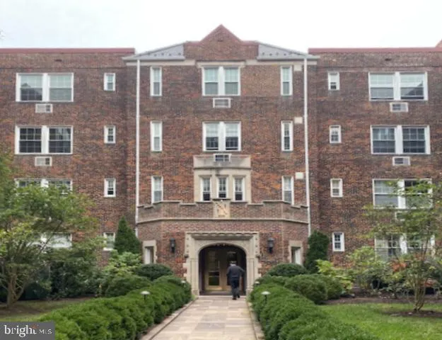 $1,350 | 3051 Idaho Avenue Northwest, Unit 317, Washington, DC 20016