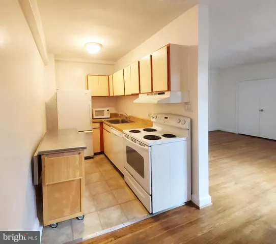 $1,350 | 3051 Idaho Avenue Northwest, Unit 317, Washington, DC 20016