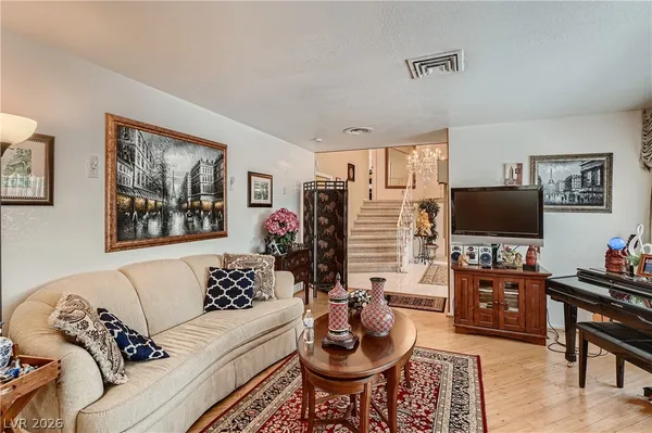 $5,650 | 7082 Mira Vista Street, Las Vegas, NV 89120